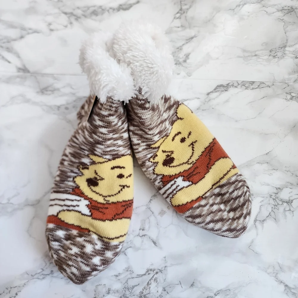 Winnie the Pooh Non Slip Slipper Socks Women’s Shoe Size 4-10 Soft Knit NEW